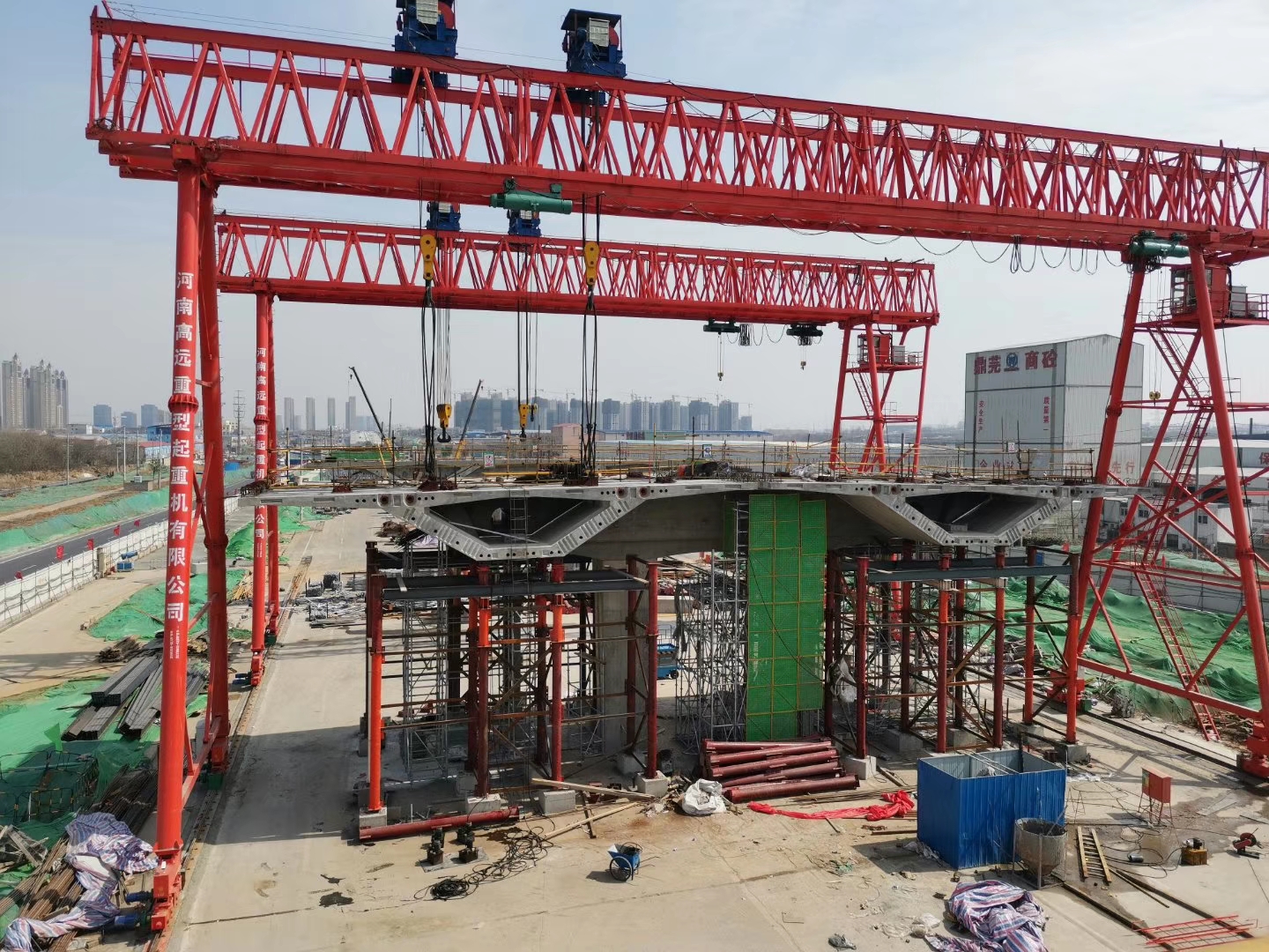 鄭州市政工程集團(tuán)南四環(huán)項目，ME100+100t-57m-20m-2臺，ME100+100t-44m-20m-2臺，