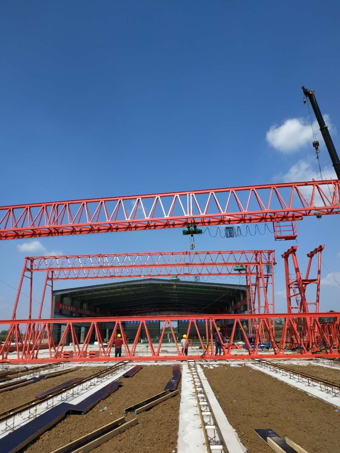 上海普都建筑勞務有限公司安徽滁州定遠縣中交華南公司明巢高速4標MG8010T-32M-9M龍門吊二臺，MH10T-32M-9M龍門吊三臺