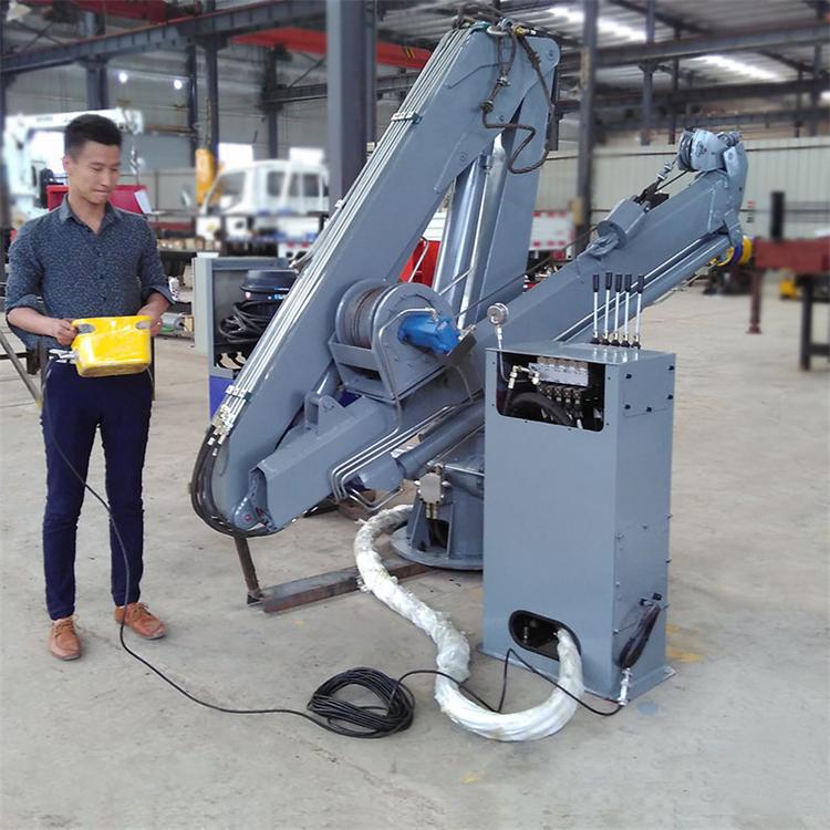 智能折臂起重機有什么優(yōu)點與特點。