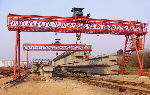 龍門吊地基不夠硬是怎么回事？那我們該怎么加固龍門吊地基？