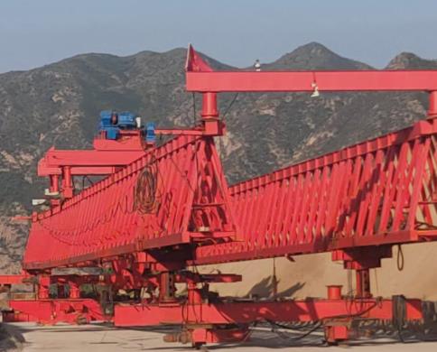 GYLQ200T-40M自平衡過跨架橋機在使用時有哪些優(yōu)點呢？